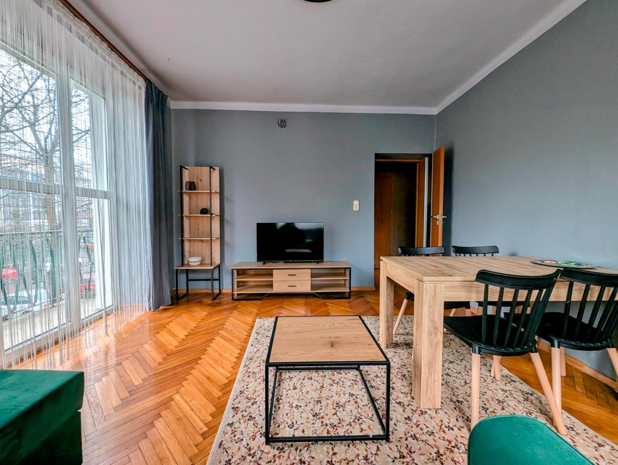 Humberta 2 By Homeprime Apartment